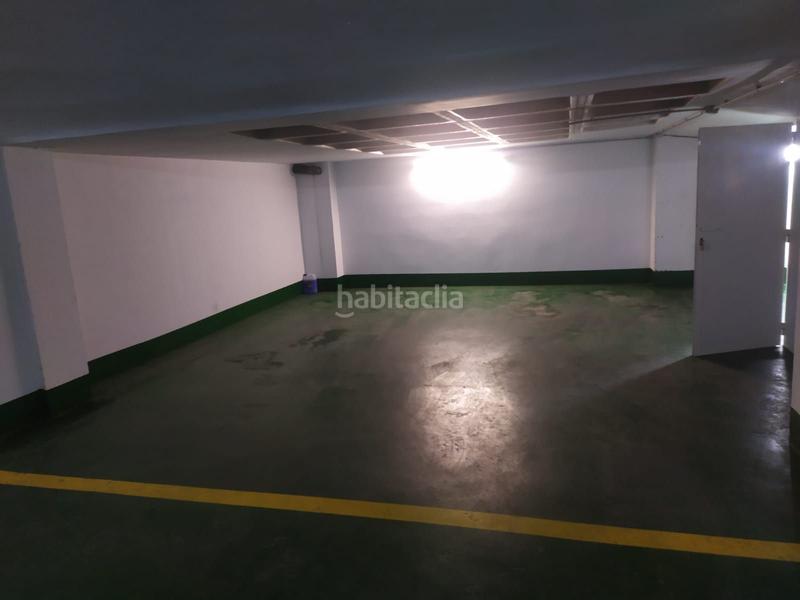 Foto 1340c47b-9c4d-4cbf-b500-082e25813491. Aparcament cotxe a Sueca Sueca