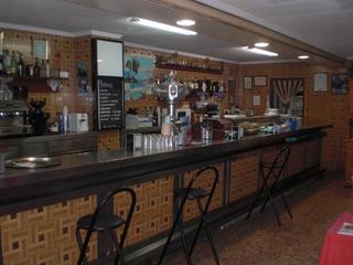 Local commercial à Les Palmeres. Restaurante a la venta a primera linea de playa.