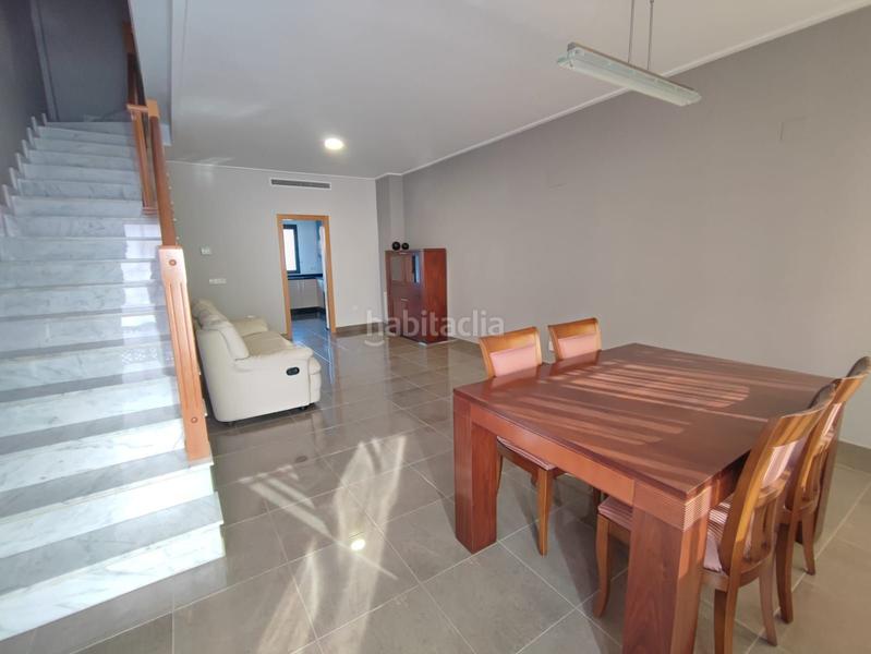 Foto adb9b09d-fa9b-43b4-9ffa-b0e89c16427d. Casa a schiera con parcheggio in Sueca Sueca