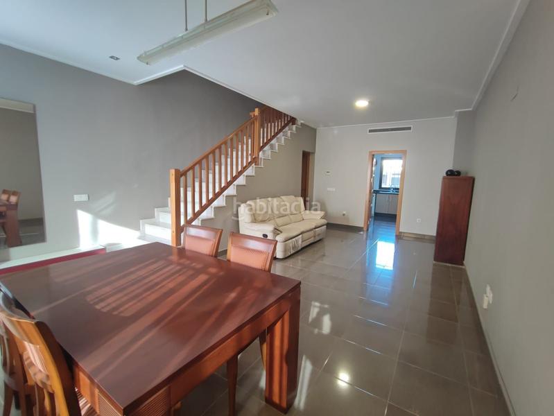 Foto fa167604-79f5-4518-b11b-cf35db412c84. Casa a schiera con parcheggio in Sueca Sueca