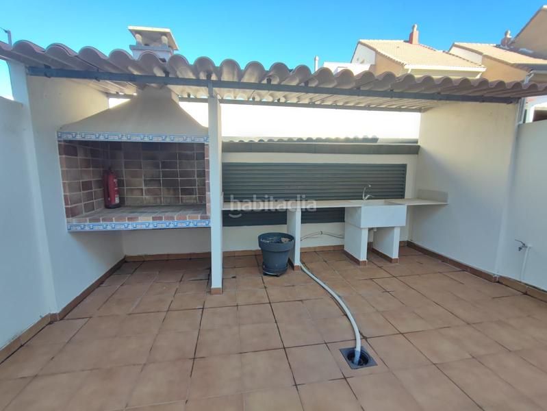Foto 985c3c6a-c73c-4650-b95f-55ab14c5bda1. Casa adossada amb aparcament a Sueca Sueca