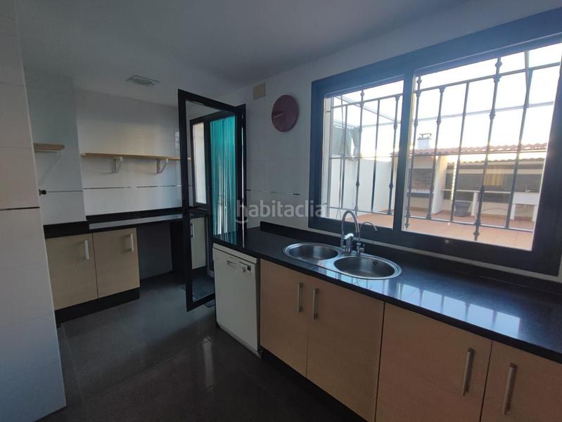 Foto b05350ea-4690-4760-9338-794bee12eb7f. Reihenhaus mit parking in Sueca Sueca