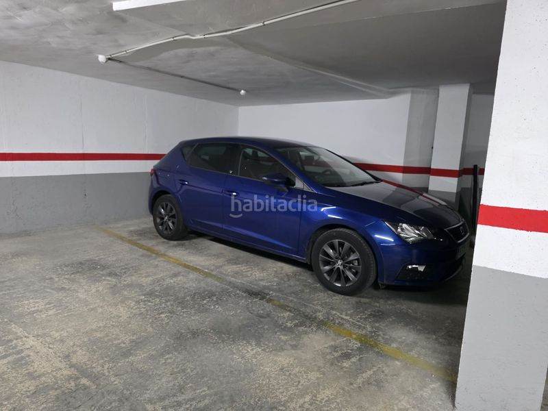 Foto 5c8d7ee1-f5de-4737-9852-e2b670b7afa9. Aparcament cotxe a Sueca Sueca