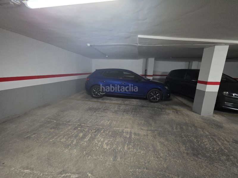 Foto e4768cff-850a-47bf-8df3-a111e99a8fe2. Aparcament cotxe a Sueca Sueca