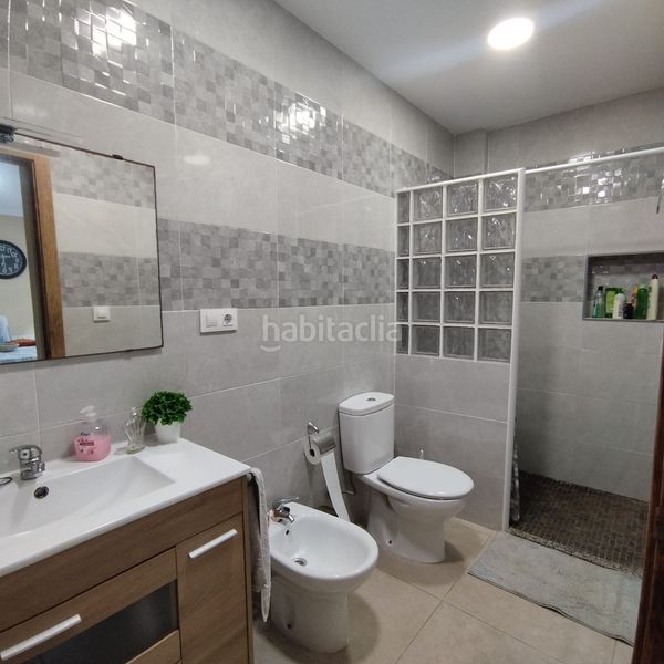 Foto 72519982-ff66-477c-8b96-68675ff8f3f7. Casa adossada a Les Palmeres Sueca