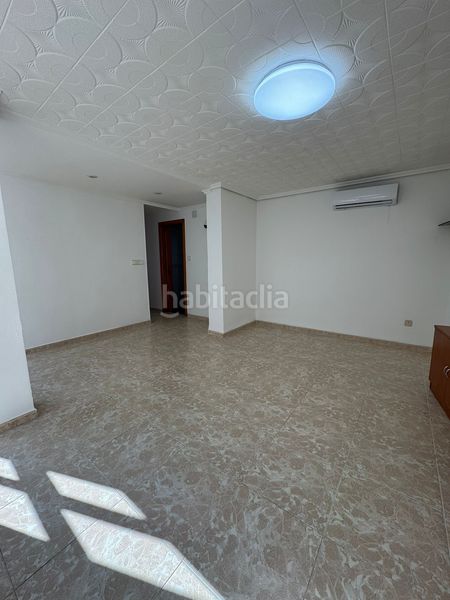 Foto b0093046-e94f-429d-b653-d4e963defb24. Pis a Sueca Sueca