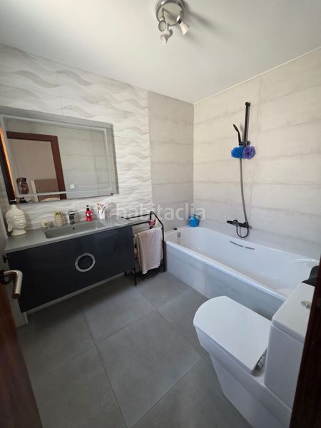 Foto ab8242d5-7a4c-43c2-aa25-c0a17c673917. Casa adossada a Sueca Sueca