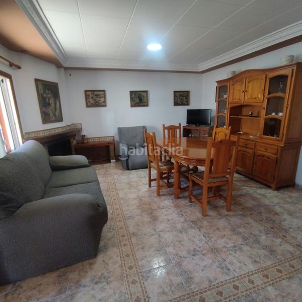 Foto 2610764e-a4dc-4cf9-85aa-240e6ced005a. Casa amb aparcament a Les Palmeres Sueca
