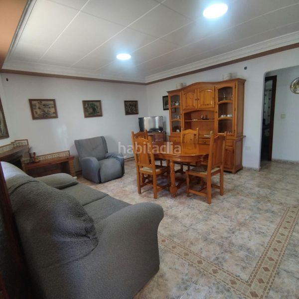 Foto 85dd4e75-b163-42f0-ad23-905f706ded03. Casa amb aparcament a Les Palmeres Sueca