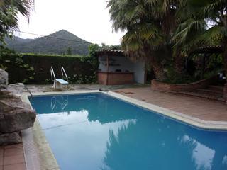 Haus in Pinemar. Estupenda casa con parcela de 6000m2