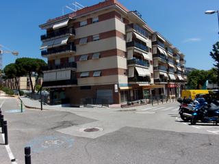 Pis  Carrer gertrudis moret i frigola 14. Magnifico piso con parking incluido