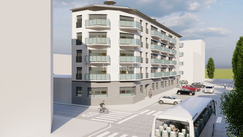 Foto 7a13b564-a47d-4ba2-a2fe-7a5ca6b9b4a1. Edifici a avinguda hispanitat 31 a Poblenou Pineda de Mar