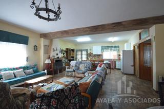 House in La Magdalena - Molinos Marfagones. Planta baja en venta con parcela, la magdalena