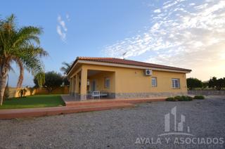Bauernhof in La Magdalena - Molinos Marfagones. Finca rústica con vivienda en planta baja en venta, la magdalena