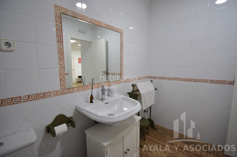 Foto 5568ff7d-05af-4f46-acb9-e8e4ed097c89. Local comercial  en venta, centro en Cartagena
