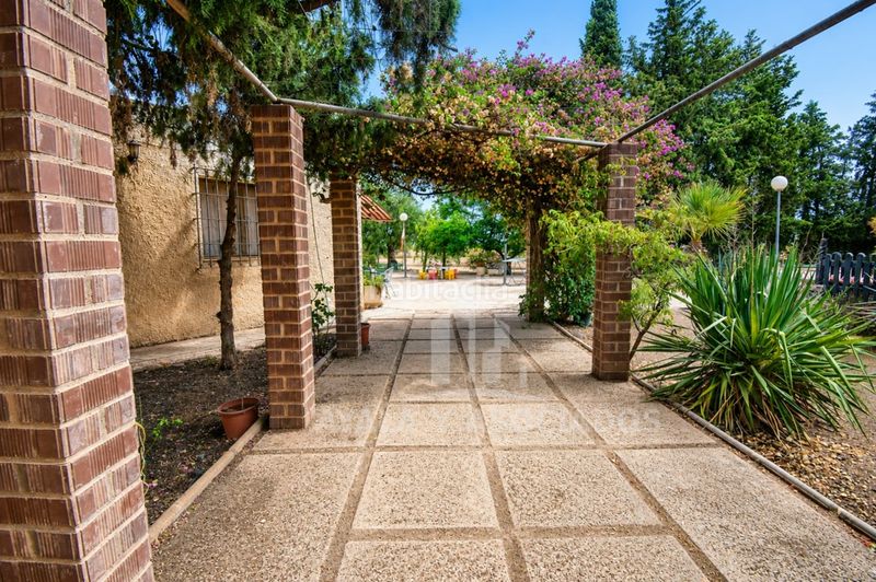 Foto b0ea6edc-7d22-4bbb-9b88-ee581c264f02. Masía finca rustica con piscina en venta, en La Aljorra en Cartagena