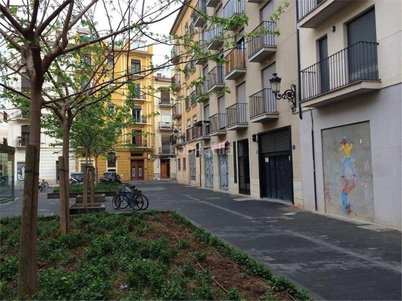 Foto 7288fe6f-f2c7-4bc3-9093-dade638e5338. Car parking in El Pilar Valencia