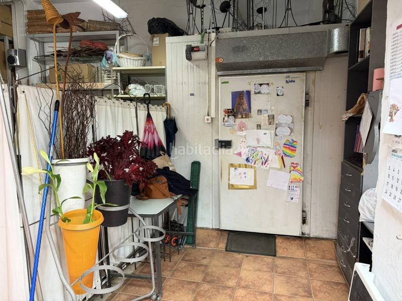 Foto a2cf89ba-5a26-4843-8a39-57076dc18a57. Traspaso local comercial traspaso de negocio de floristería en un buen barrio en Valencia