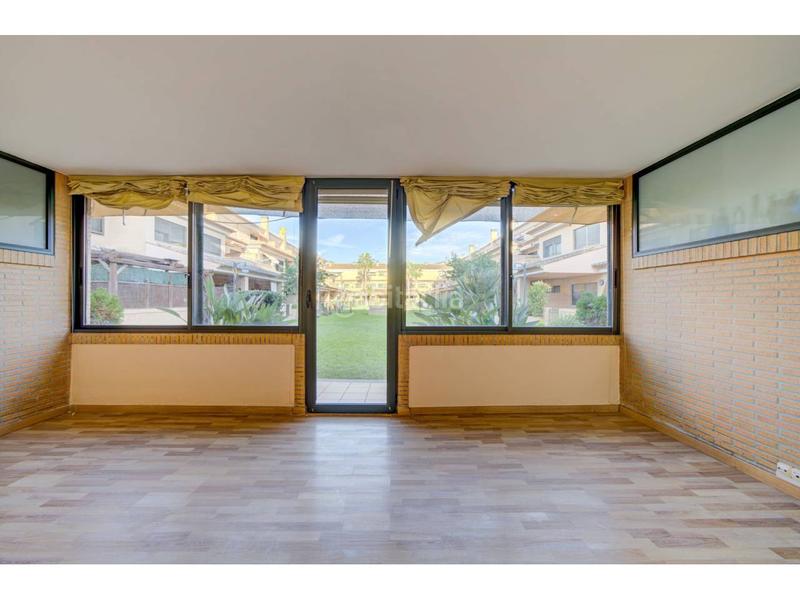 Foto 0592df68-693f-4281-a074-716d8a8a1696. Casa a schiera con riscaldamento parcheggio piscina in Valencia