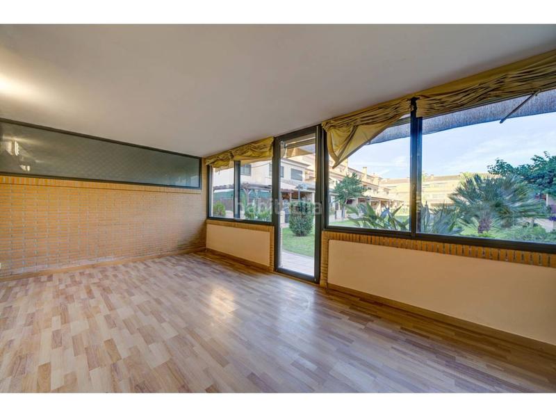 Foto 3e3ba5fc-a772-4801-be39-543b4315e1a0. Casa a schiera con riscaldamento parcheggio piscina in Valencia