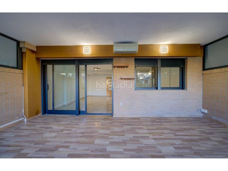 Foto b524260a-1968-4a0d-8e24-188dcf0c7ae2. Casa a schiera con riscaldamento parcheggio piscina in Valencia