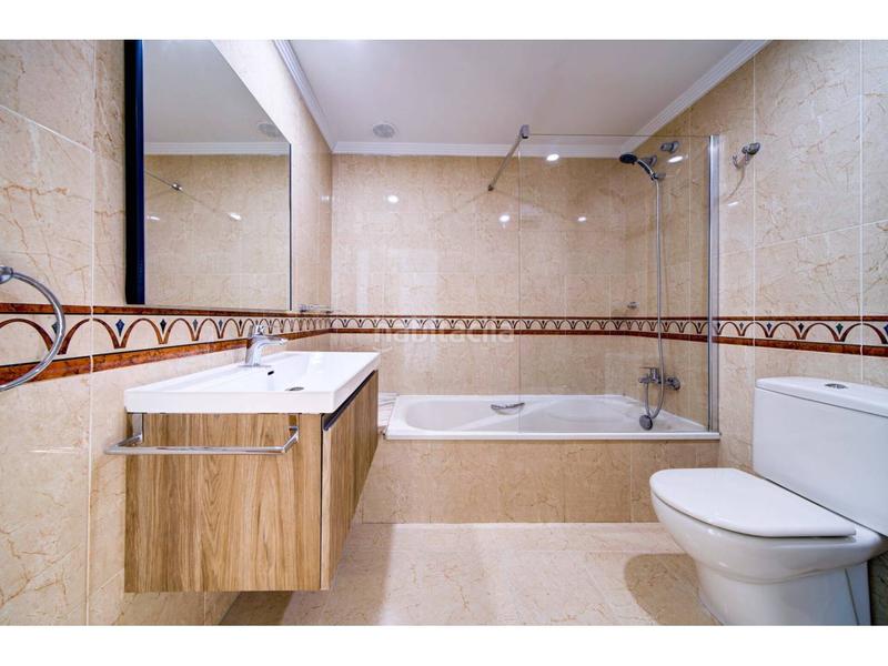 Foto ca93b323-3b4d-462b-8416-7c0fd479c5ce. Casa a schiera con riscaldamento parcheggio piscina in Valencia