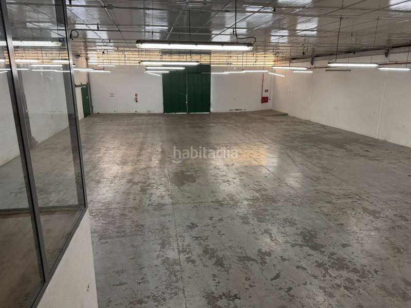 Foto 0e85721d-b9b3-4ecc-b389-ed8bdf44ecd5. Location bâtiment à usage industriel avec chauffage dans Quart de Poblet