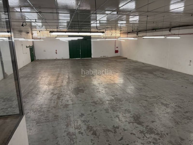 Foto 5f7186d4-a0e8-4270-8d24-3cffcf8d0887. Location bâtiment à usage industriel avec chauffage dans Quart de Poblet