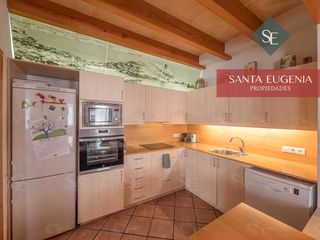 Casa  Carrer de santa escolstica. Con garaje privado junto al centro de mahn