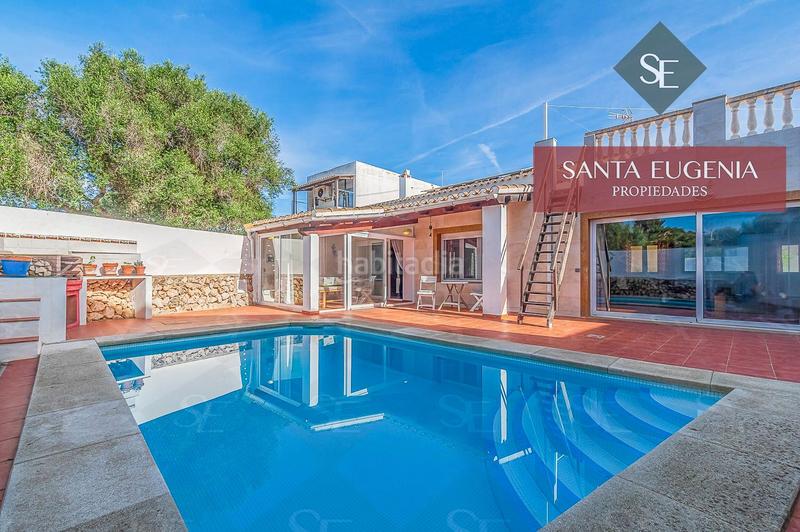 Foto e8eae0b3-9536-4167-9893-c2fca97d5ac9. Chalet mit heizung parking pool in Trebalúger Es Castell