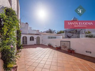 Haus  Carrer de sant elies. Con patio y aparcamiento privado