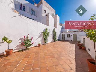 Casa  Carrer de sant elies. Con patio y aparcamiento privado