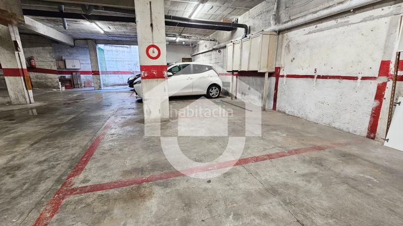 Foto 93a425d8-0df0-4c06-b30b-b07231b7b2dc. Aparcament cotxe a Verdum Barcelona