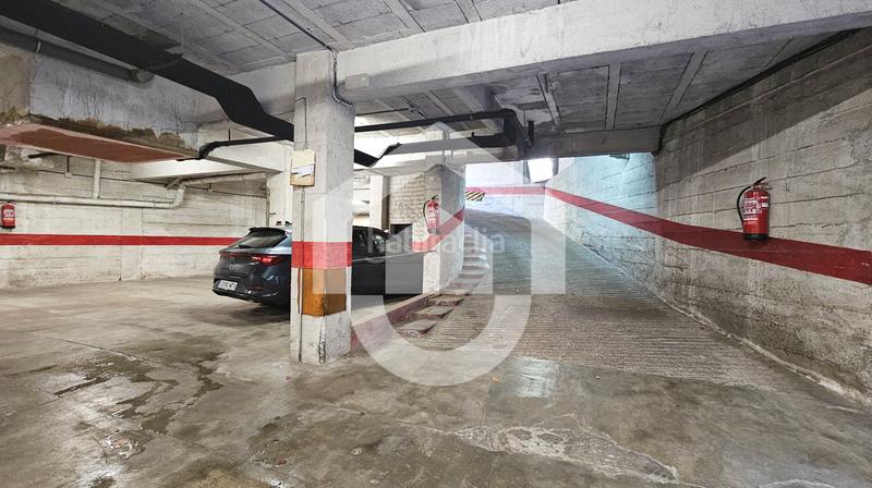 Foto 9c9fb787-8c3e-4e78-91c6-e69bc9281b1d. Aparcament cotxe a Verdum Barcelona