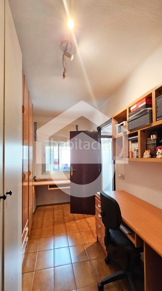 Foto fa7ae740-9945-4e4e-9ee2-72edc6dac452. Attico in Riu Sud Santa Coloma de Gramenet