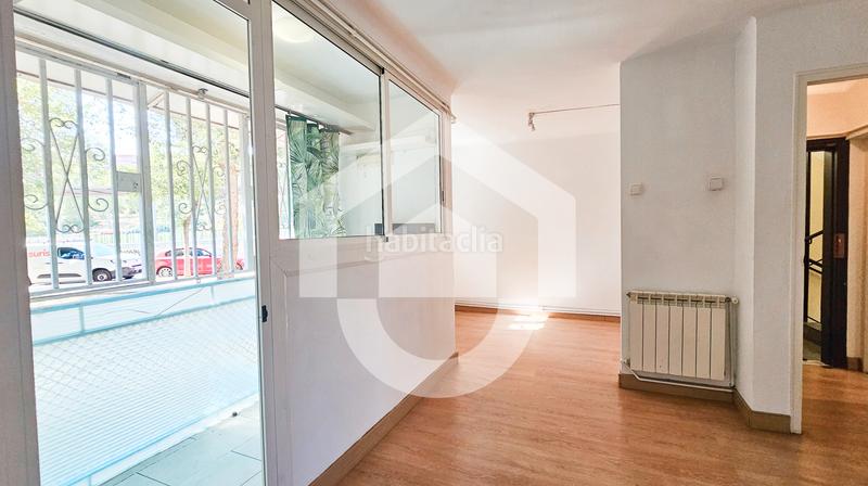 Foto f6355154-8160-4c83-a870-0b49d57eb8d6. Pis a La Guineueta Barcelona