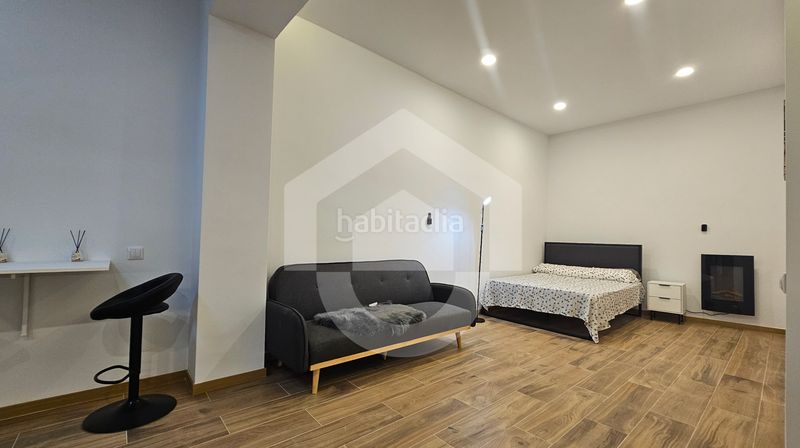 Foto 4c07d2f0-01a6-4292-addb-8642324d8206. Loft a Porta Barcelona