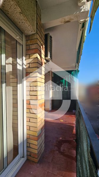 Foto f5bc0a0d-a8df-49d7-b827-b30701f156d8. Pis a Porta Barcelona