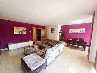 Etagenwohnung  Avenida avinguda de l'onze de setembre. Piso 130 metros, 4 hbitaciones, 2 baos, plaza de parking y tras