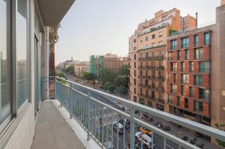 Etagenwohnung in Dreta de lEixample. Fantastico piso junto a carrer girona