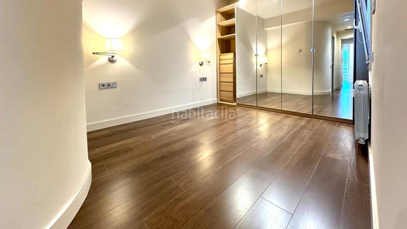 Foto 16faa180-0efa-4a0a-8c62-bad56f602b93. Piso  en venta alto y reformado con terraza en finca con ascensor yconserje, junto a francesc macia y hospital clínic en Barcelona