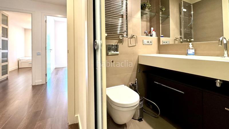Foto 268bcc05-34c0-4602-a3c1-a3c0f95aecfd. Piso  en venta alto y reformado con terraza en finca con ascensor yconserje, junto a francesc macia y hospital clínic en Barcelona