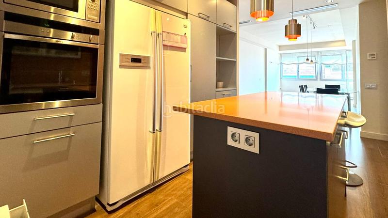 Foto 4e29ef21-43da-4b33-a4b8-e2c2fdbbc28e. Piso  en venta alto y reformado con terraza en finca con ascensor yconserje, junto a francesc macia y hospital clínic en Barcelona