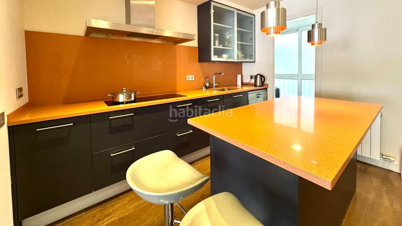 Foto 87b98837-11f5-49b2-a596-c0a4afeaf986. Piso  en venta alto y reformado con terraza en finca con ascensor yconserje, junto a francesc macia y hospital clínic en Barcelona