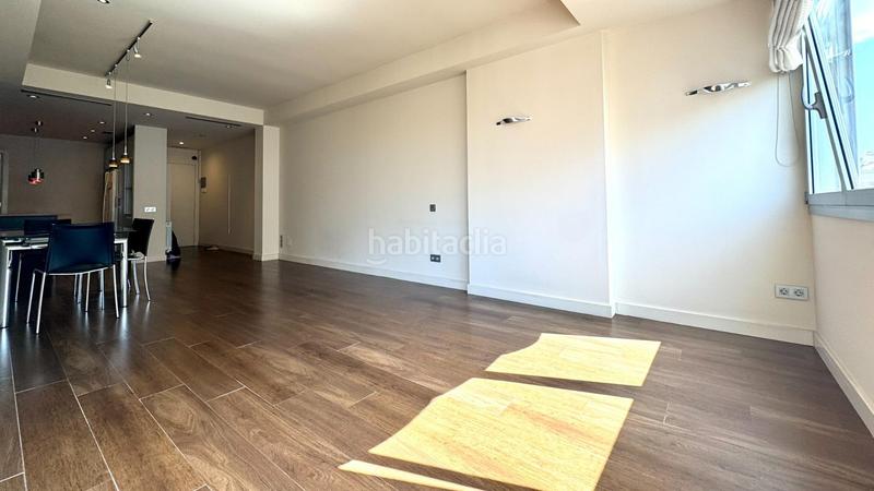 Foto 94554197-50d3-46dc-b36f-686a2f21906e. Piso  en venta alto y reformado con terraza en finca con ascensor yconserje, junto a francesc macia y hospital clínic en Barcelona