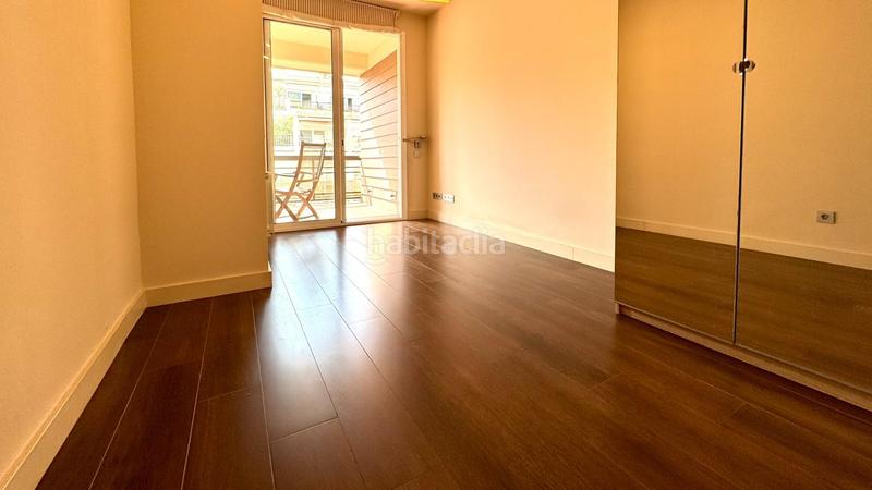 Foto a26dbdad-09df-4d97-aa41-c9df2f83a0e5. Piso  en venta alto y reformado con terraza en finca con ascensor yconserje, junto a francesc macia y hospital clínic en Barcelona