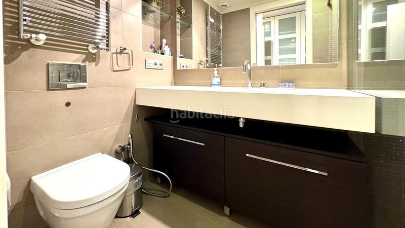 Foto a726614b-0153-41c3-af5b-8a9f83a684d0. Piso  en venta alto y reformado con terraza en finca con ascensor yconserje, junto a francesc macia y hospital clínic en Barcelona