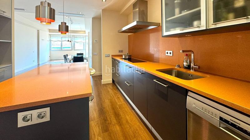 Foto a9a33677-dd70-4413-a8d8-18eb928a5888. Piso  en venta alto y reformado con terraza en finca con ascensor yconserje, junto a francesc macia y hospital clínic en Barcelona
