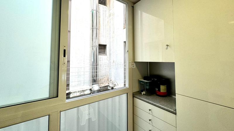 Foto cf327312-2603-4035-864b-3b9a45338dd2. Piso  en venta alto y reformado con terraza en finca con ascensor yconserje, junto a francesc macia y hospital clínic en Barcelona