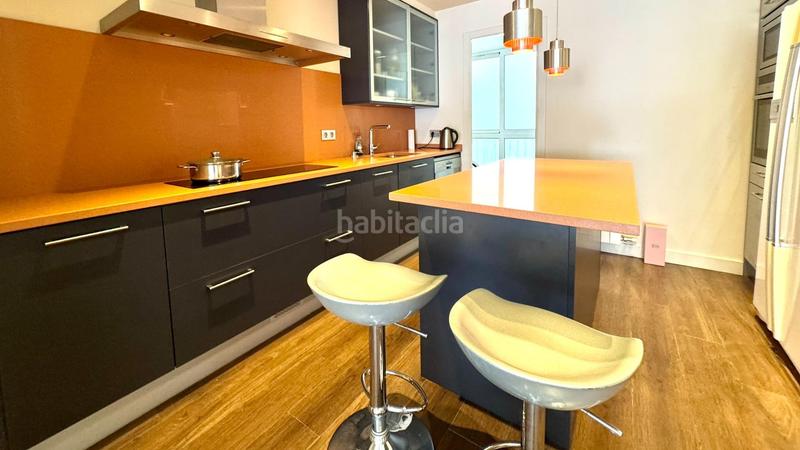 Foto ecedeaeb-8fbd-457f-a870-d68580d84562. Piso  en venta alto y reformado con terraza en finca con ascensor yconserje, junto a francesc macia y hospital clínic en Barcelona